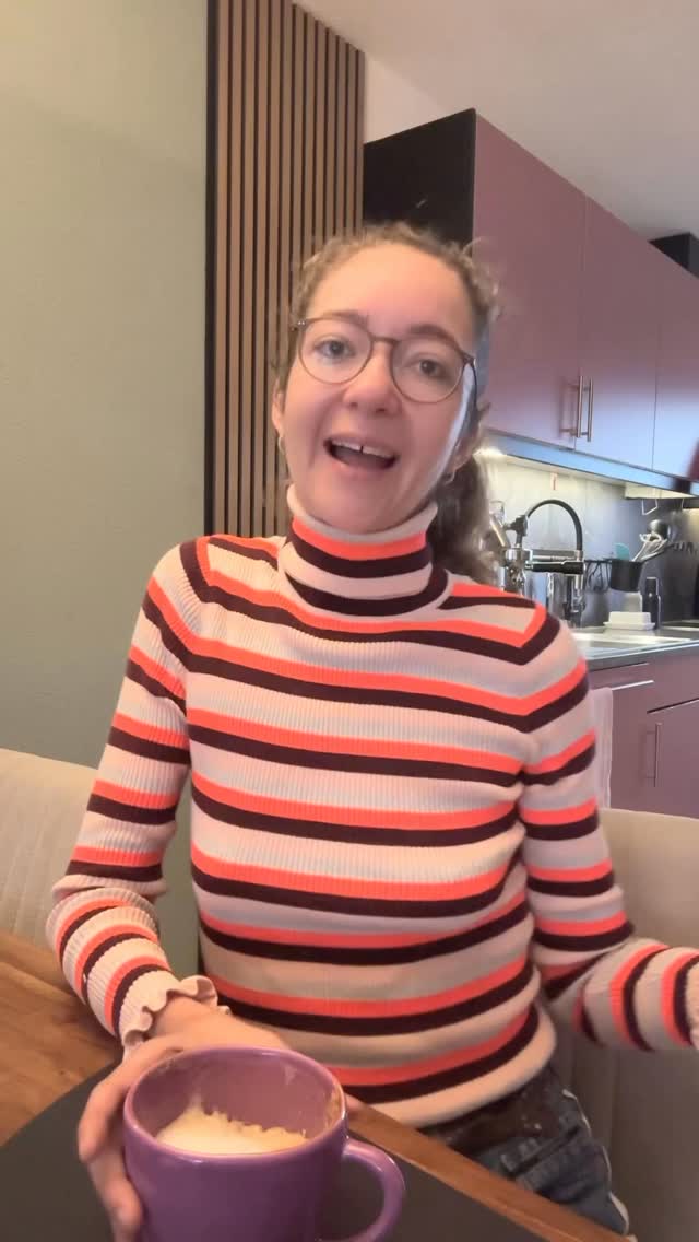 Hast du ein Testimonial auf dem Handy, das du noch nie auf Instagram gepostet hast?

Wenn ja, poste es heute, auch wenn es erst 2 sind. Jeder, der heute mit 20 Testimonials wirbt, hat mal mit 2 angefangen, und ohne die ersten wären die nächsten nie dazugekommen. Auf dem Handy bringen sie dir übrigens keinen einzigen Kunden, da schlafen sie nur. 😉

P.S. Falls du mich noch nicht kennst: Ich bin Isabel und zeige Selbstständigen, wie sie ihr 1:1 über Instagram planbar verkaufen 🫶🏻

#testimonials #instagrammarketing #selbstständig
